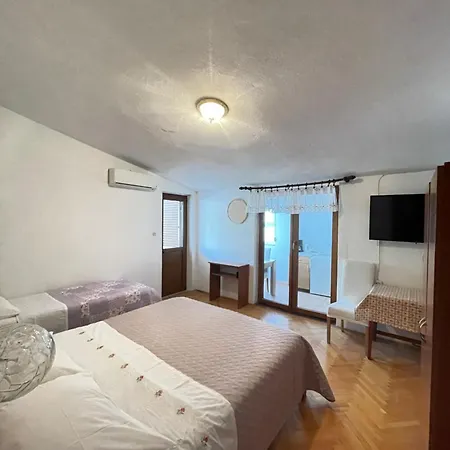 Ivanka Apartment *